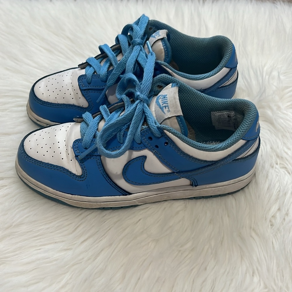Nike Dunk Low sneakers for children size 2Y US. Excellent condition.
